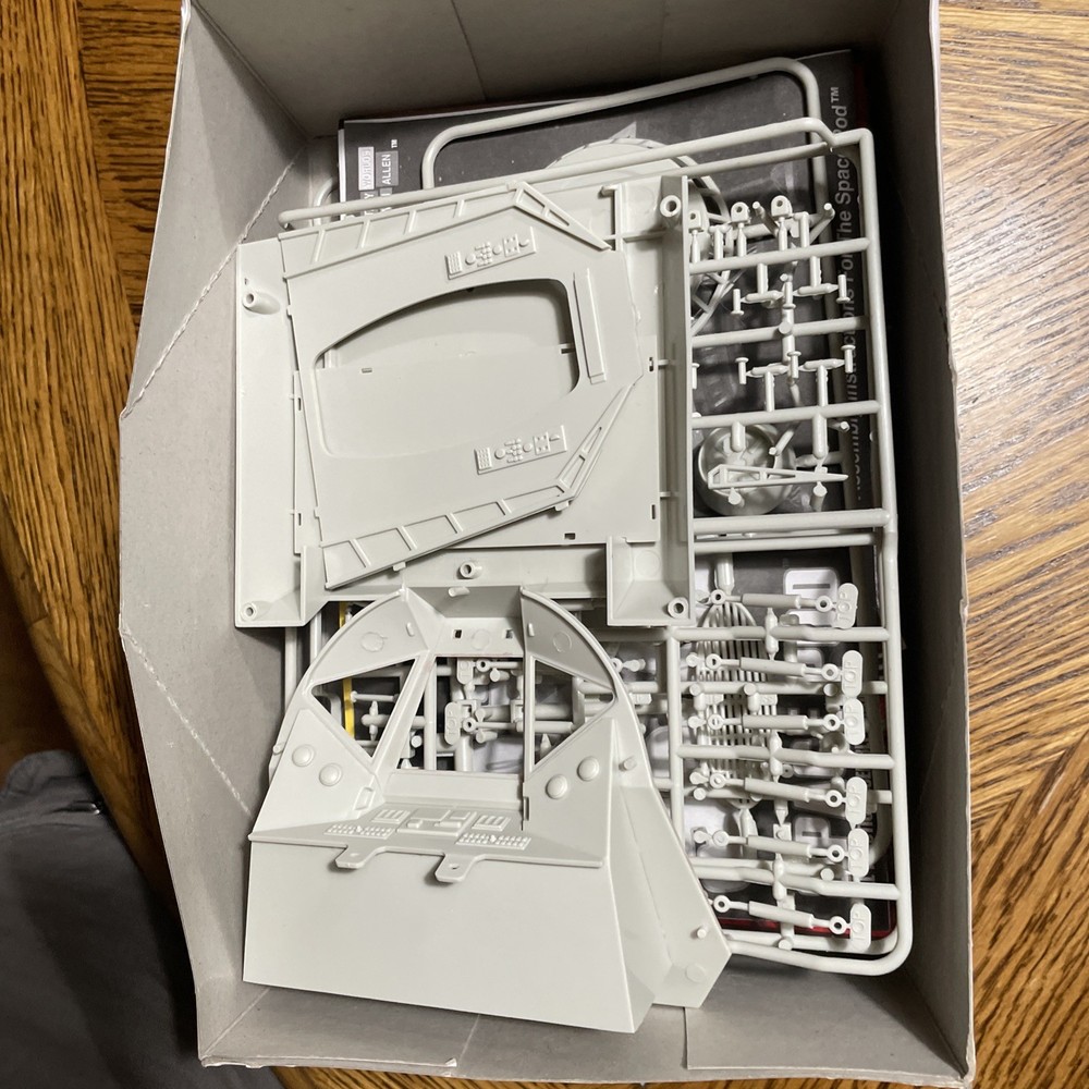 Space Pod - Lost In Space - Moebius Assembly Started Plastic Kit#901