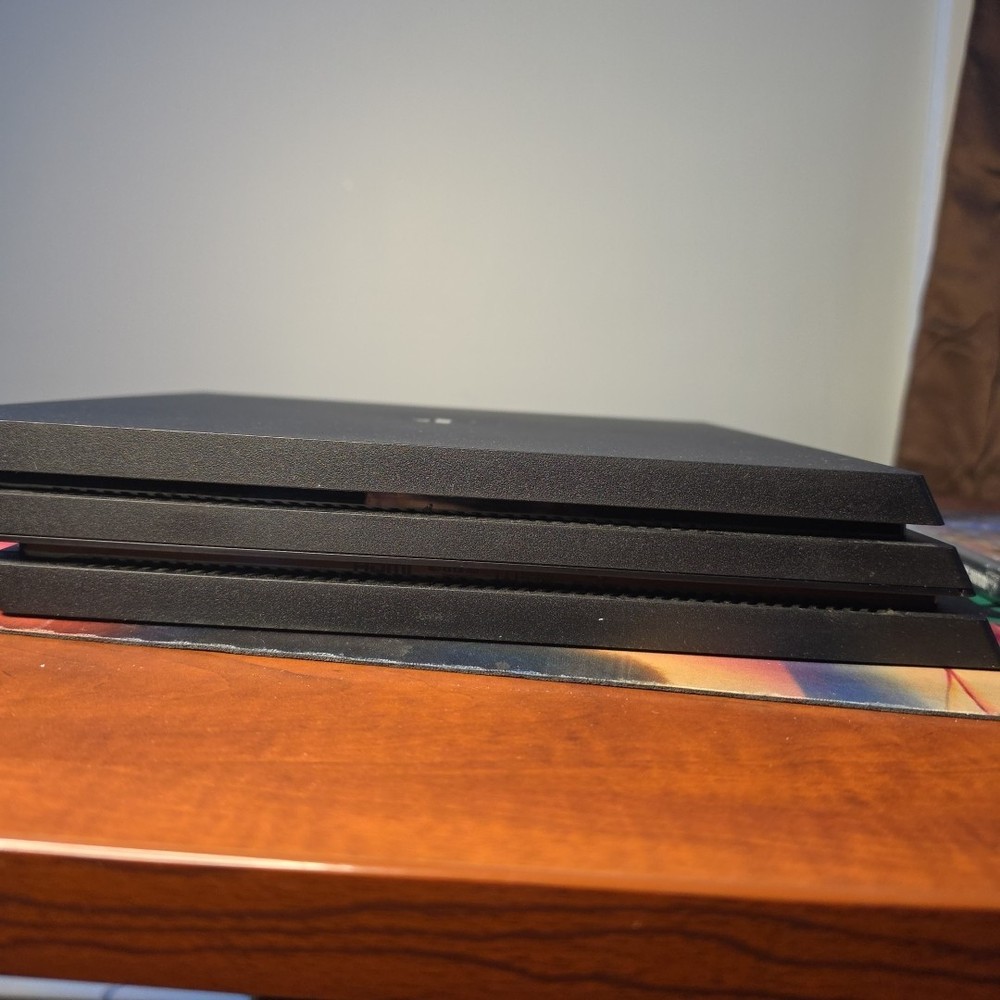 Sony Playstation 4 Pro 1tb Console Bundle With 3 Games & Clear Controller Ps4