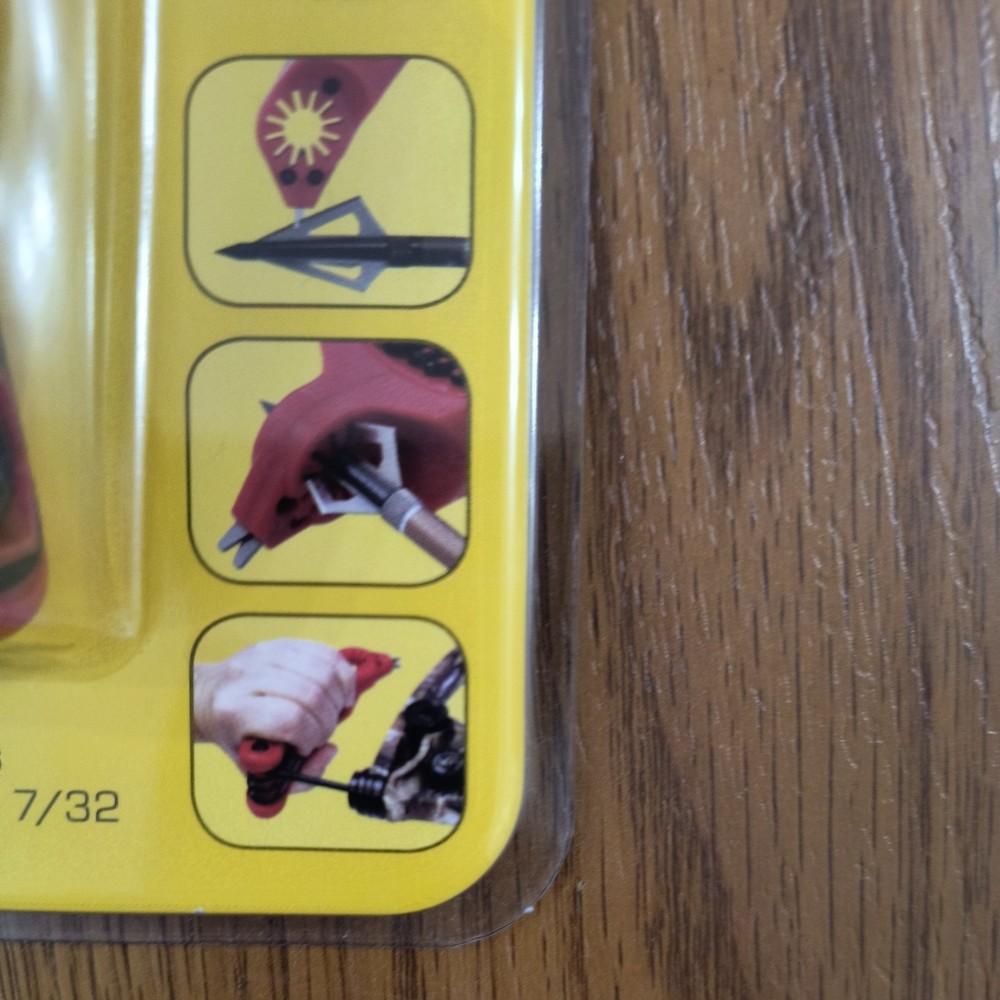 LANSKY BROADHEAD & KNIFE SHARPENER PLUS ARROW TOOL & MULTI-TOOL