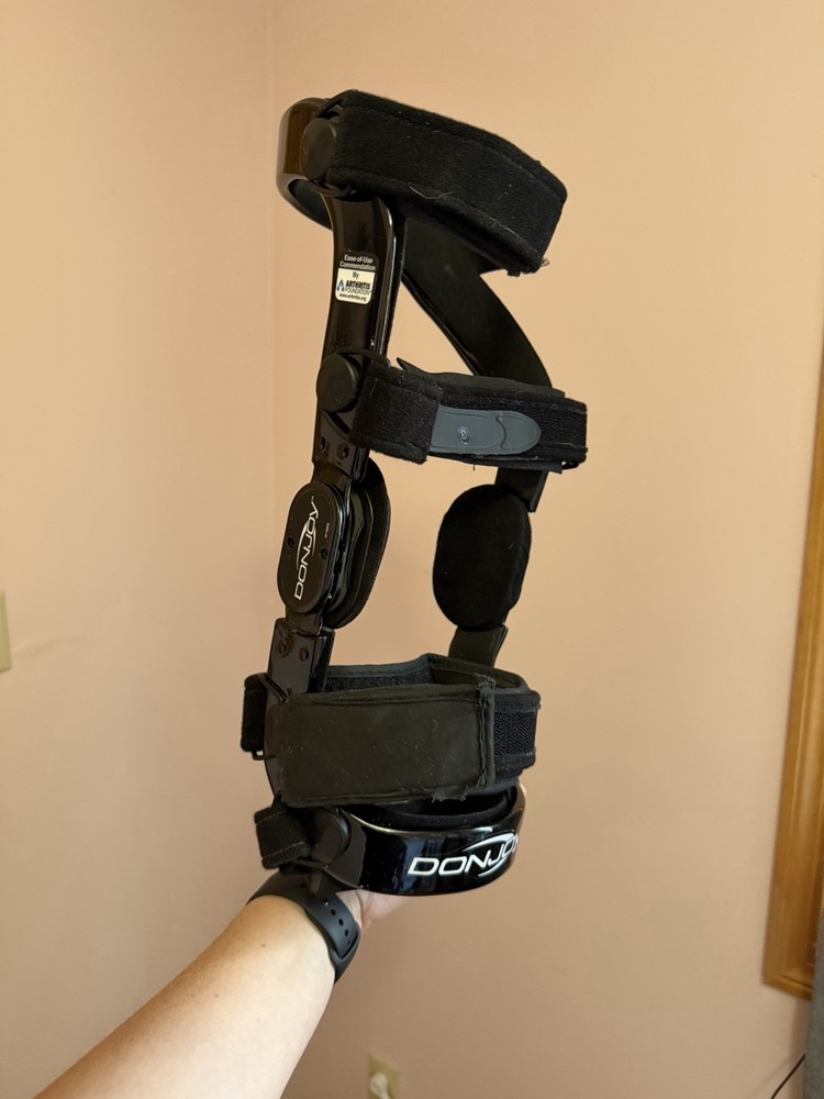 Donjoy Defiance Knee Brace - Left - Large