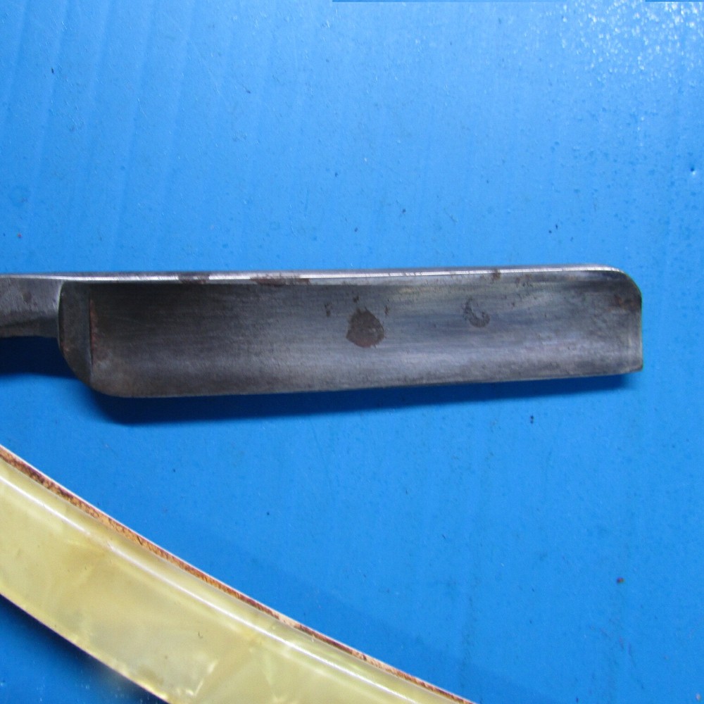 Straight Razor : Wellington
