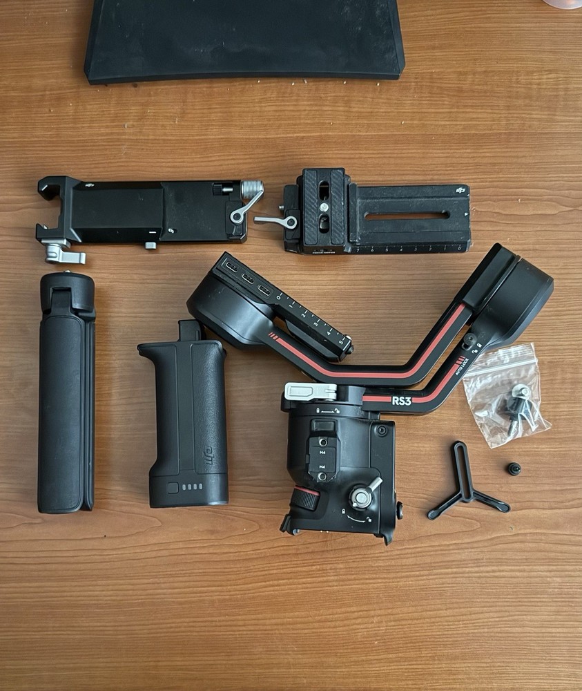 DJI RS 3 3-Axis Gimbal Stabilizer