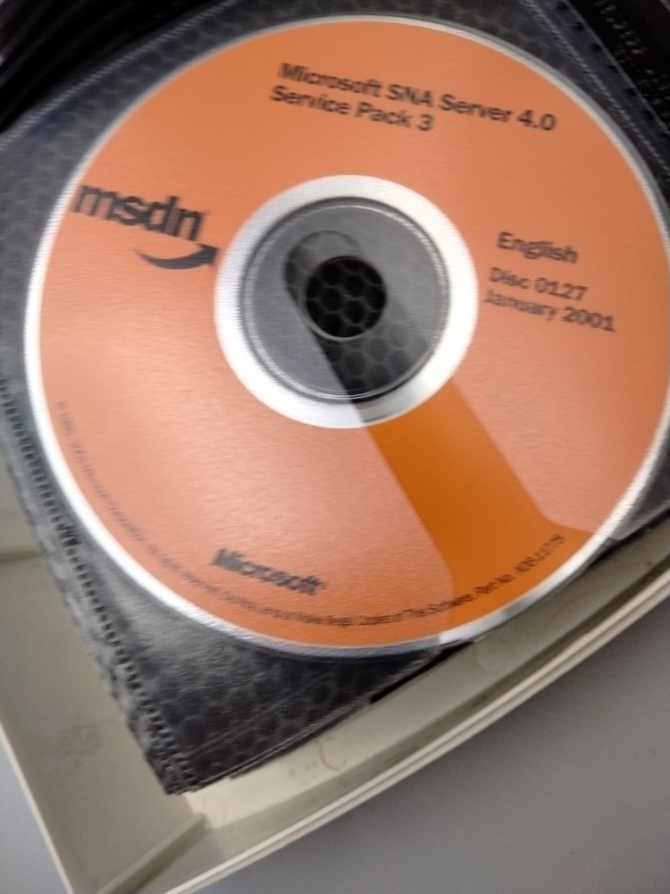 MSDN Software CD's Microsoft Windows 2000 server, Visual Studio Office Jan 2001