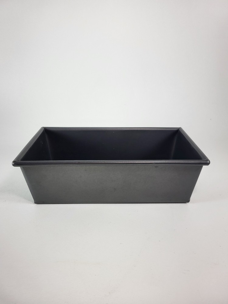 chicago metallic Loaf pan 9" X 5"