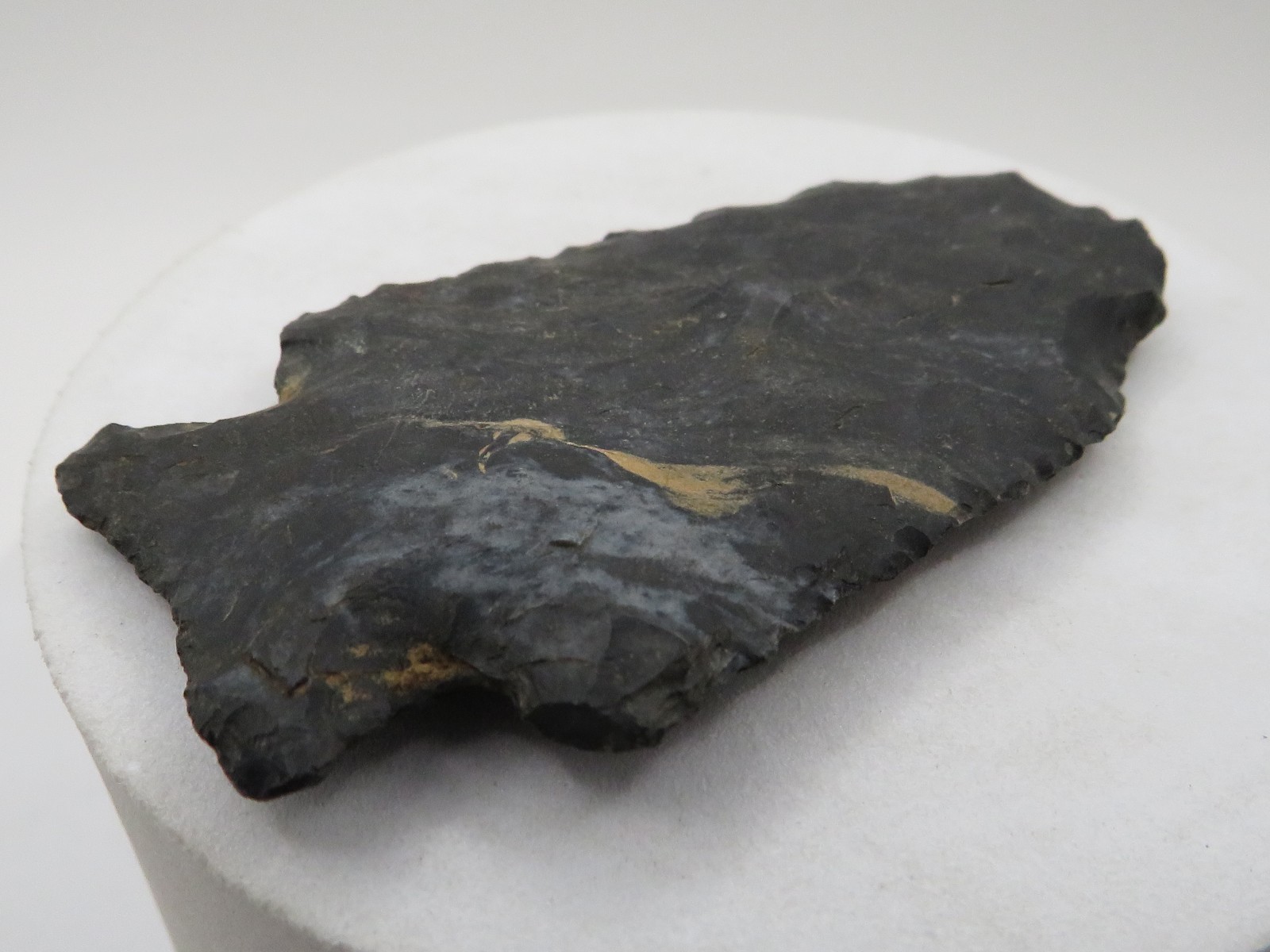 AUTHENTIC INDIAN ARROWHEAD 2 3/8" PROJECTILE PALEO OBSIDIAN POINT OHIO RIVER