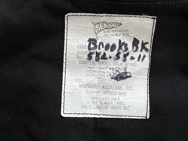 ORIGINAL WWII US NAVY EM DRESS "BLUES" JUMPER SHIRT. 38L. NAMED