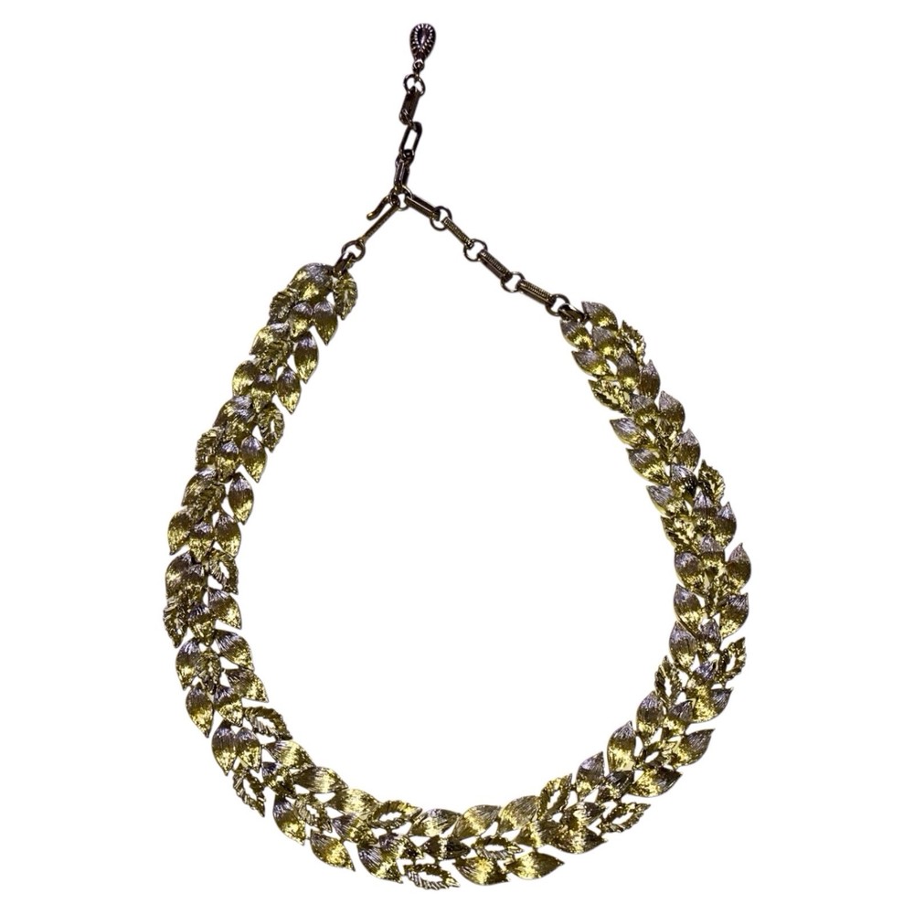 Vintage Elegance Lisner Necklace