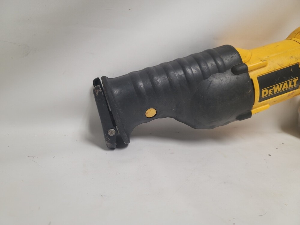 DEWALT RECIPROCATING SAW DC385