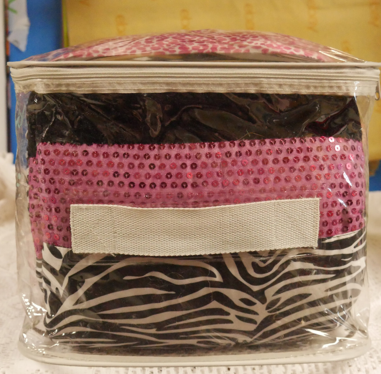 NIP YOUR ZONE 2 PC. REVERSIBLE COMFORTOR & SHAM TWIN SIZE SET PINK,BLACK & WHITE