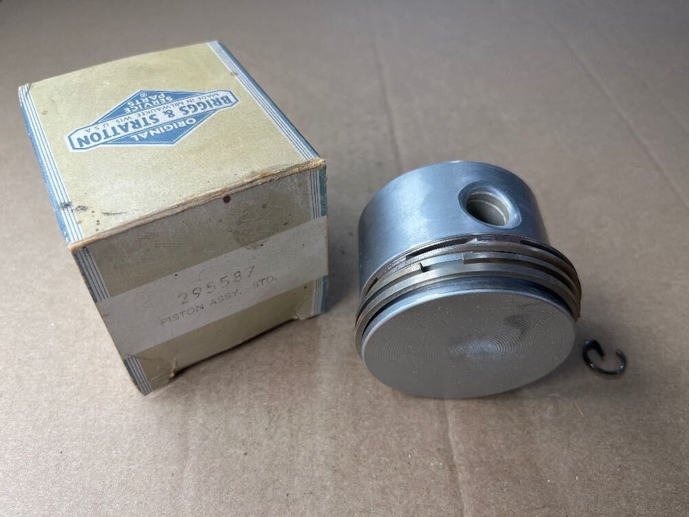 Briggs & Stratton 295587 PISTON ASSY-STD
