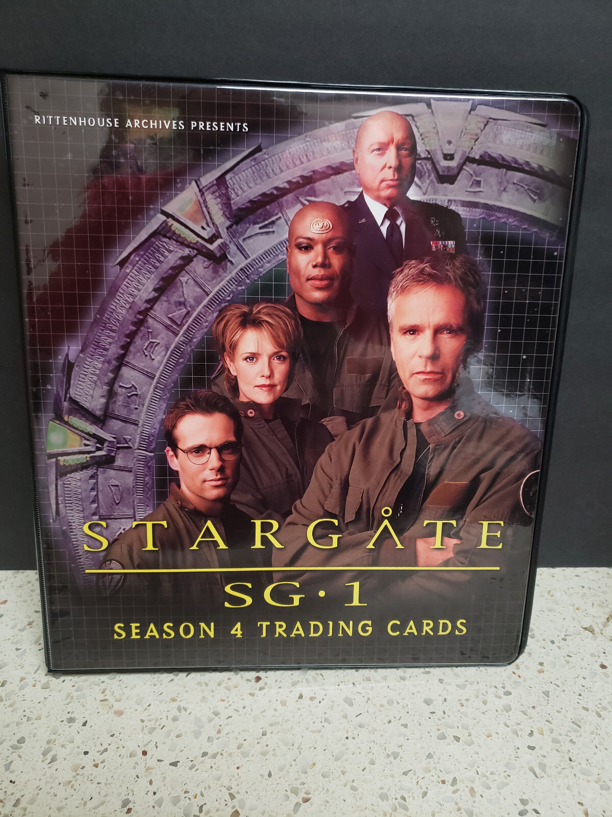 Stargate SG1: Season 4 Binder with Erick Avari Kasuf autographed card & Promo