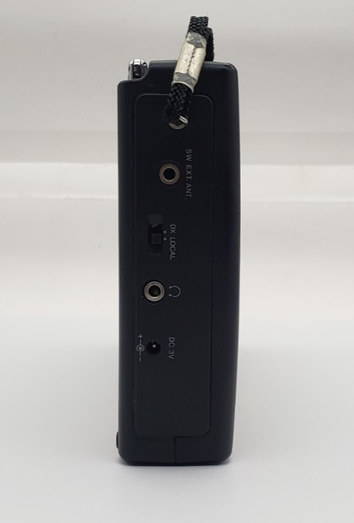 GRUNDIG YB305 YB 305 MW SW FM Stereo PLL Synthesized Receiver Radio