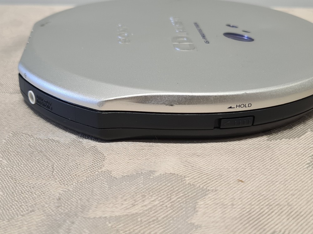 SONY Walkman D-EJ915 CD Player & Battery Case