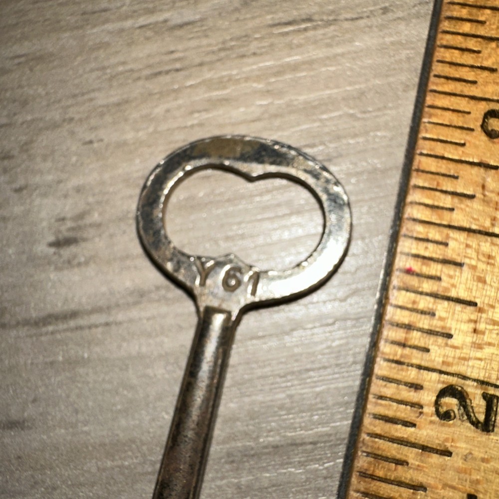 Antique Skeleton Key #Y61 Solid Barrel Legit Antique Key