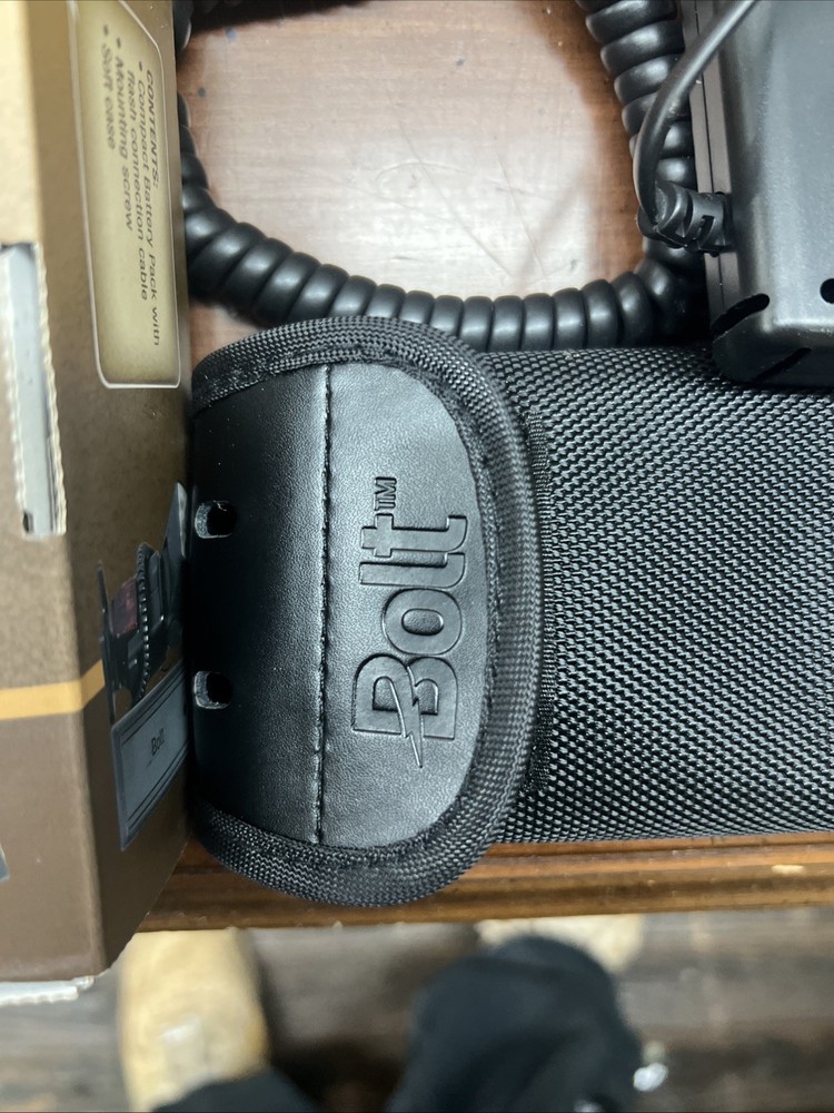 New-Nikon Bolt Battery Pack CBP-N2