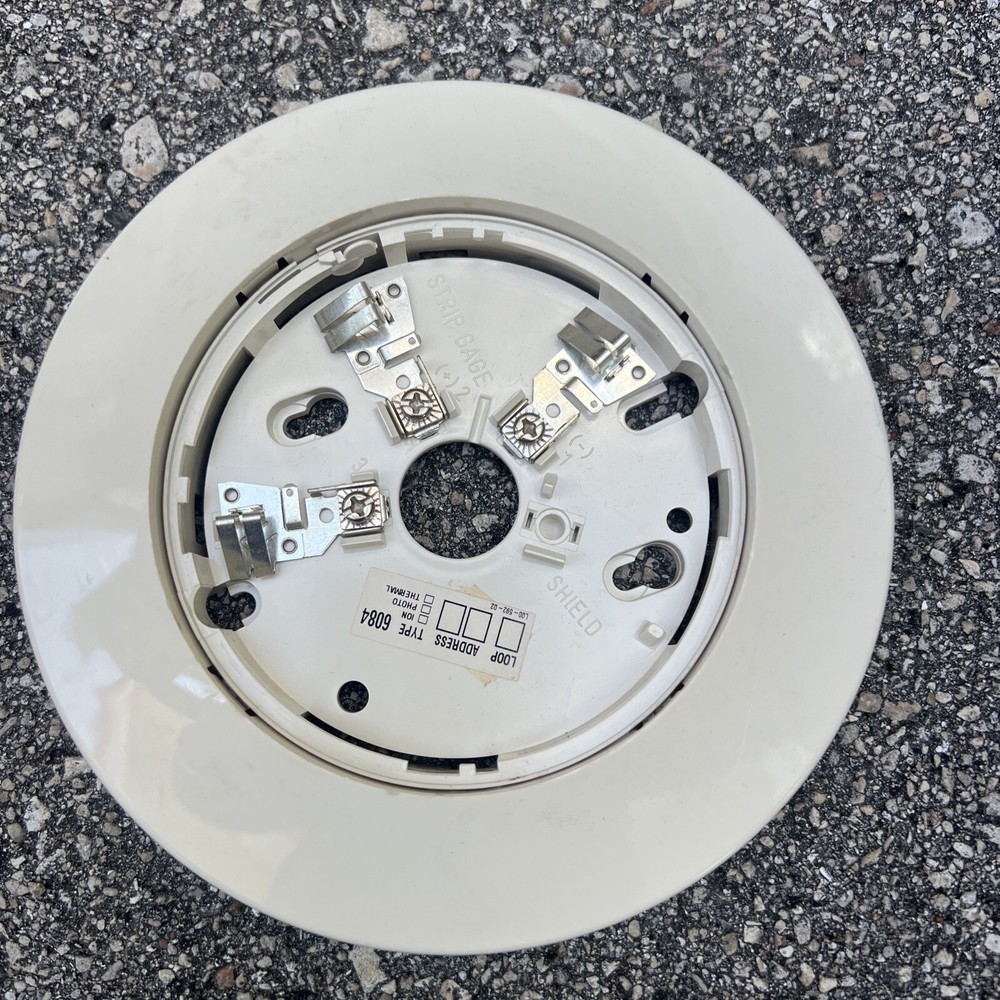 Johnson Controls B210LPJ Smoke Detector Base Sensor White