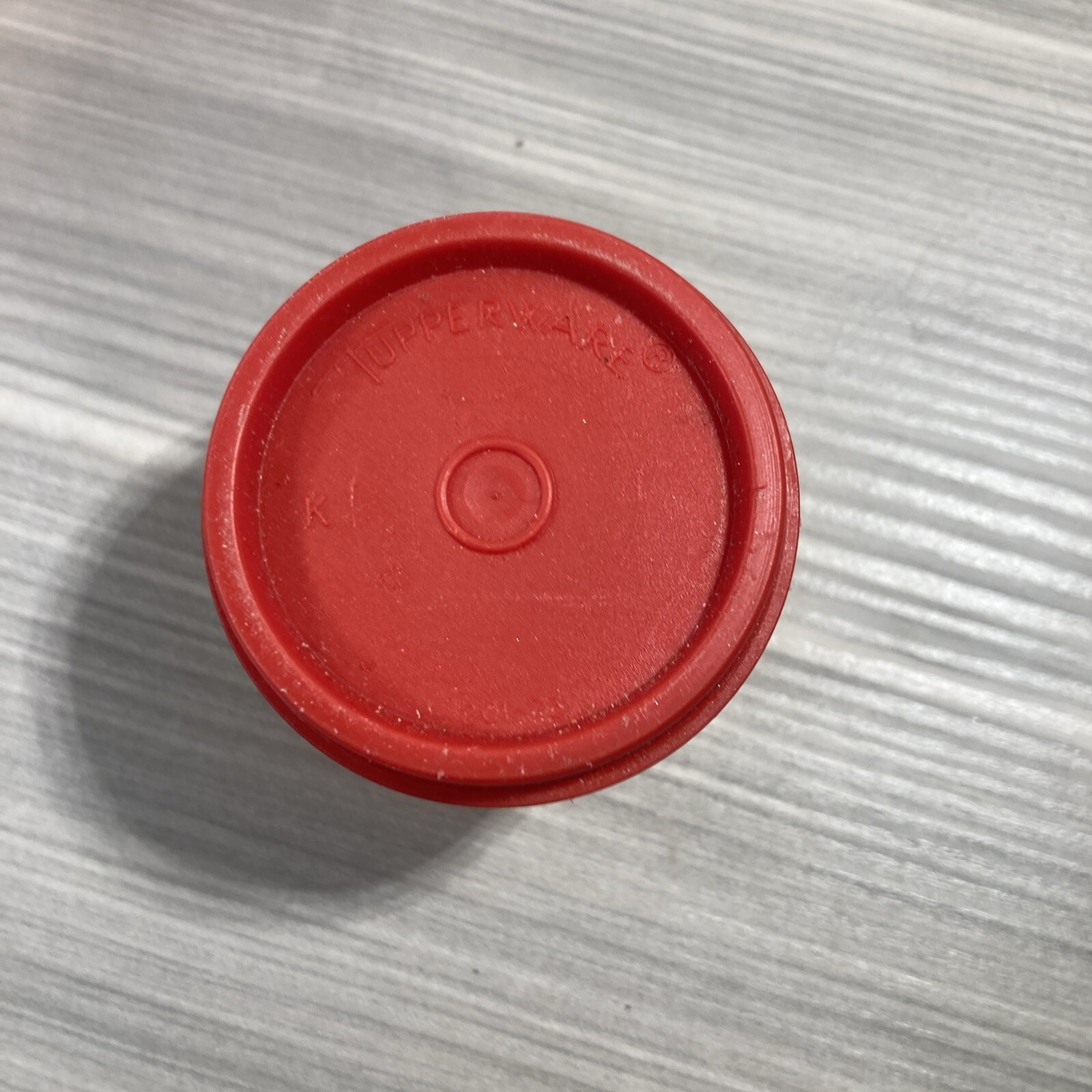 Tupperware Bell Tumbler w/ Sippy Lid 2 Midgets and Snack Cup in Red New!