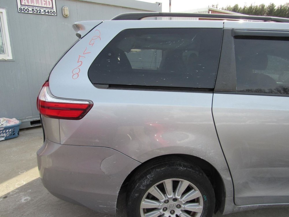 SIENNA 2017 Glove Box 1020069