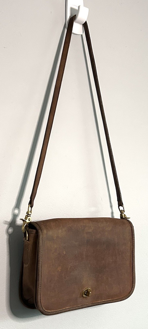 VTG Coach Shoulder Bag Brown British Tan Leather Brass Turnlock *Need TLC As Is*