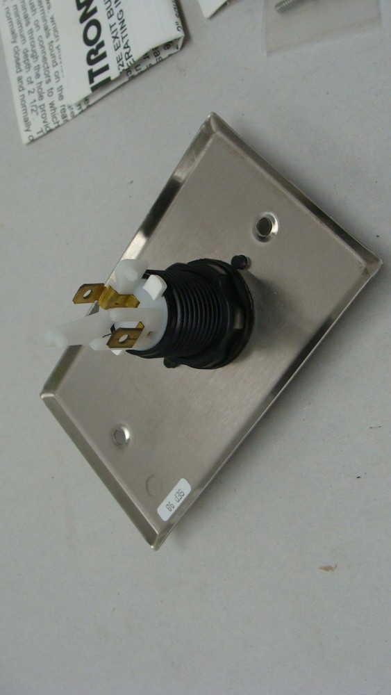 Securitron PB2E Push Button 2" square single gang request to exit NEW NOS