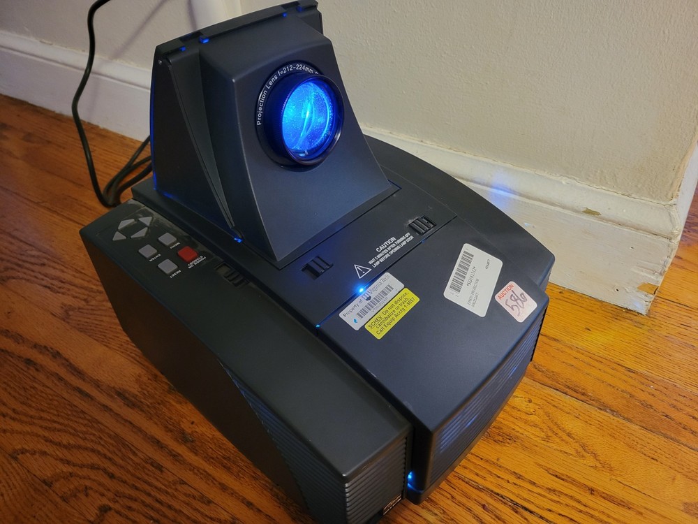 Optoma EzPRO 585 Projector