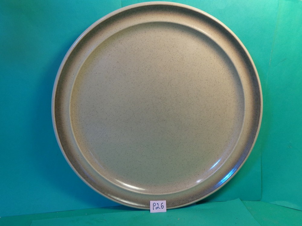 Pecan Pattern 10 1/2" Dinner Plate, Anchor Hocking (Used/EUC)