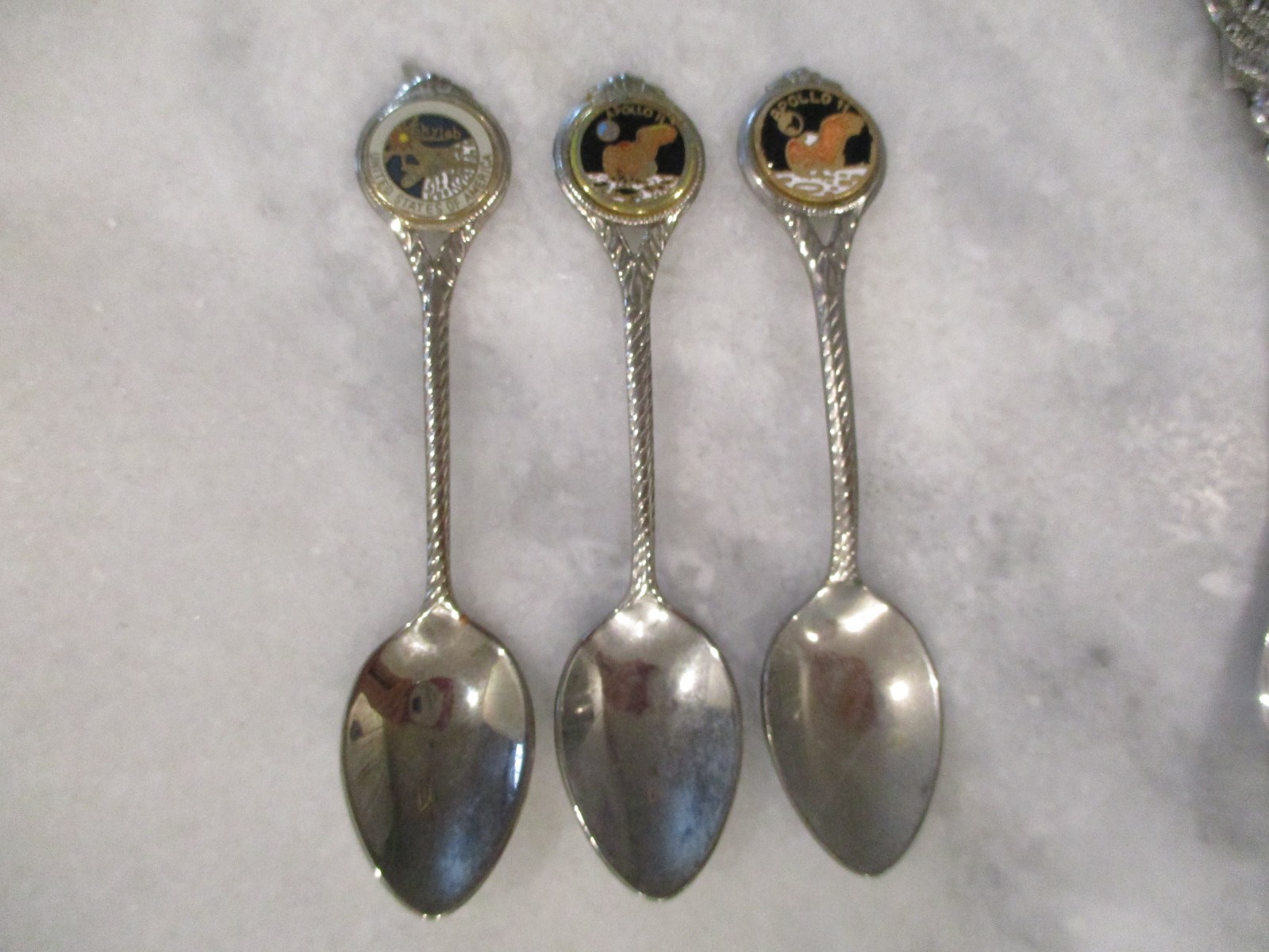 APOLLO SKYLAB MISSION SOUVENIR SPOONS SET(18) +STERLING APOLLO 11 ENAMEL-HOLLAND