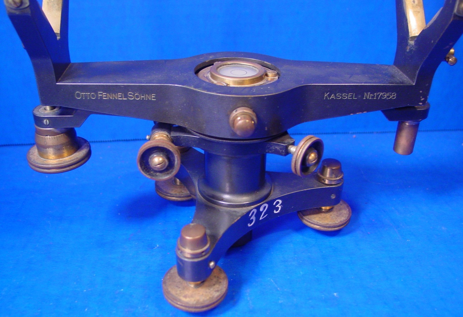 Douglas MacArthur Presentation Precise Level - Otto Fennel Sohne