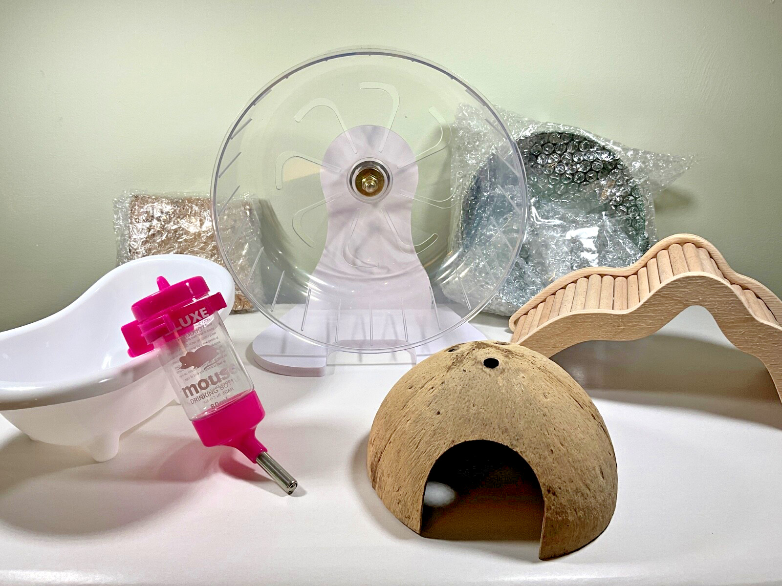 Hamster Wheel Set: Water Feeder, Coconut, Bathtub, Bridge, Rosee Blanche Ceramic