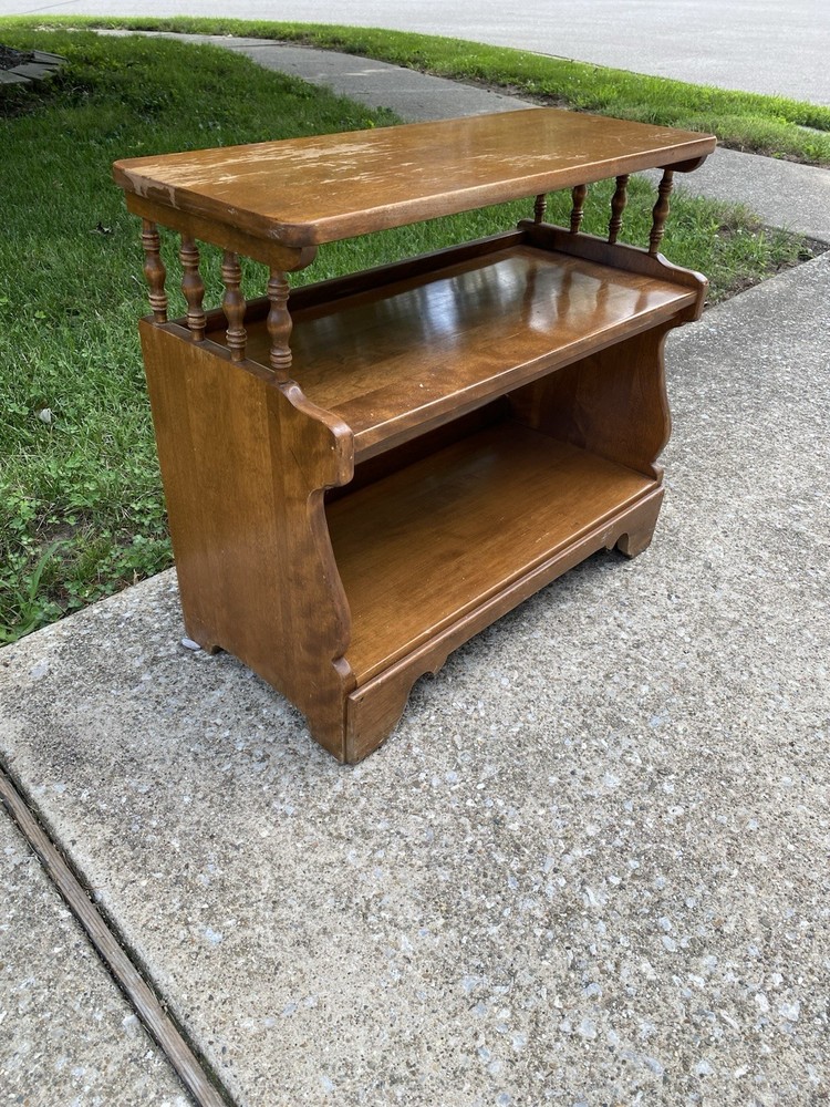 Ethan Allen Heirloom Maple Nutmeg End Table