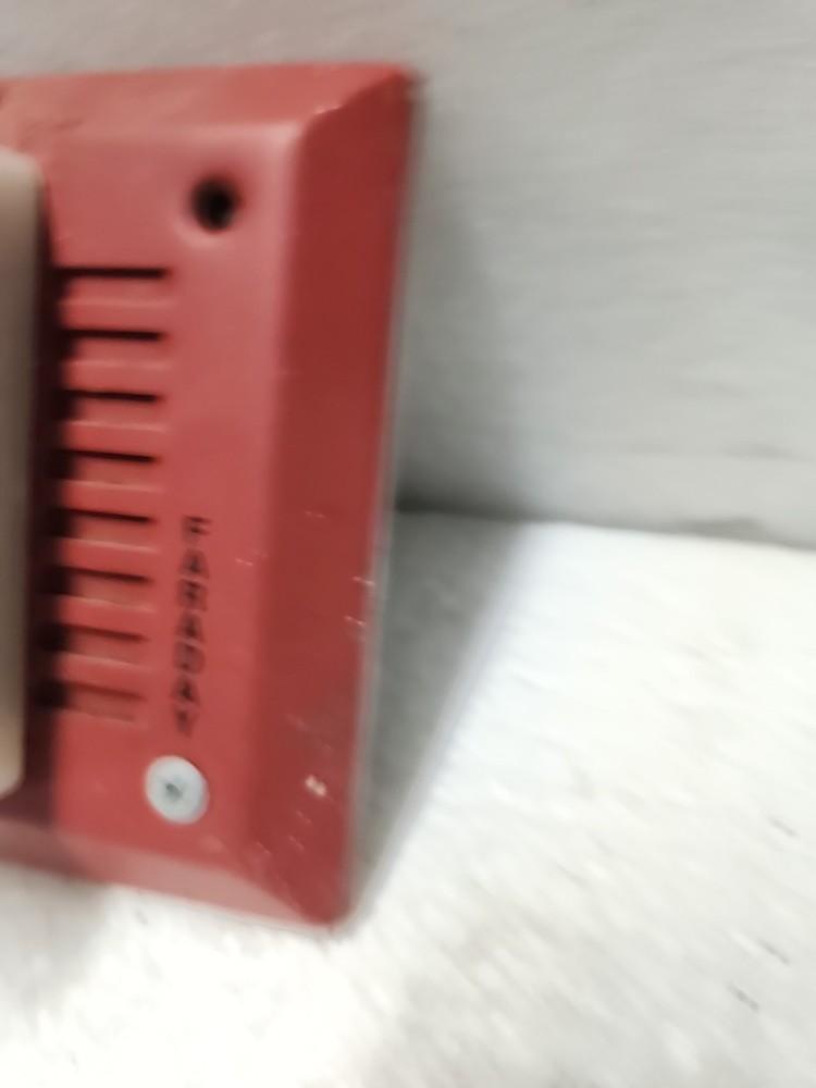(566) Vintage Faraday 5336 Horn Strobe.