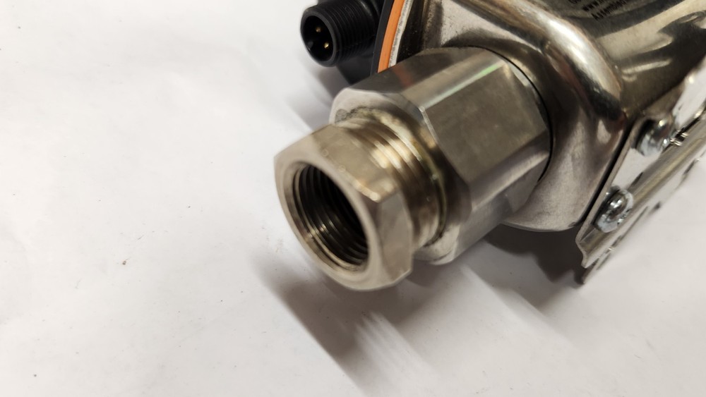 IFM SV4610 Vortex Flowmeter Sensor I/O Link Display & Bracket NEW SURPLUS