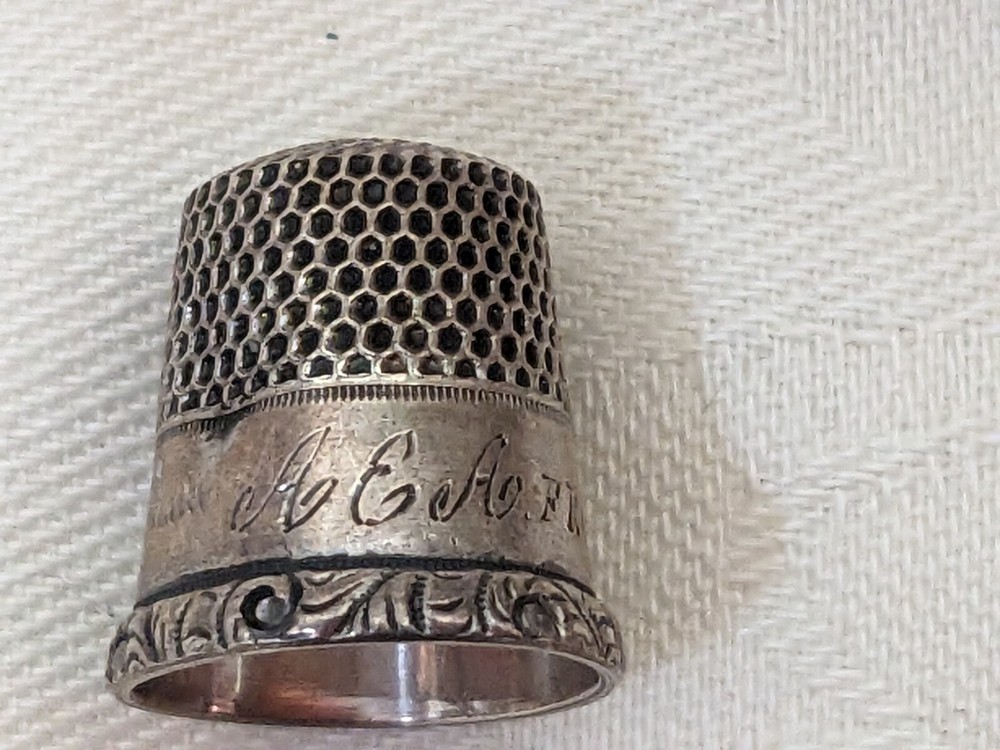 Deeply Engraved Embossed Small Sterling Thimble Size 4 Monogramed