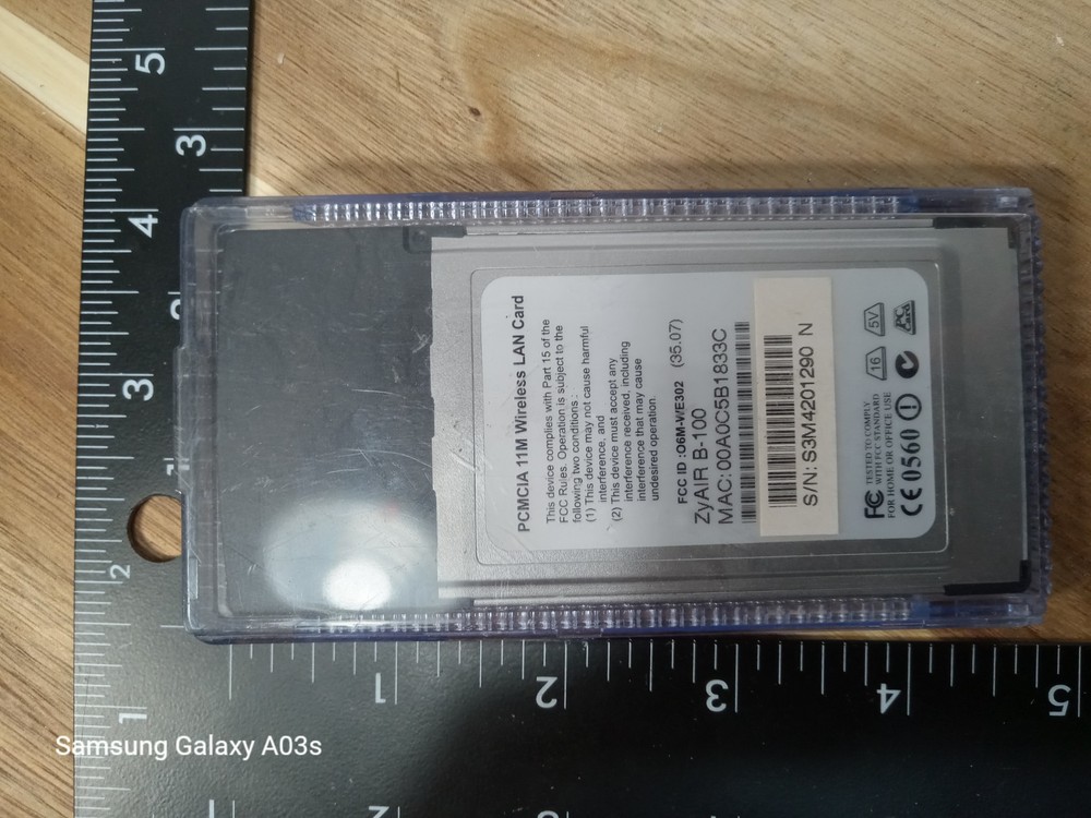 ZyXEL ZyAIR B-100 Wireless LAN PC Card
