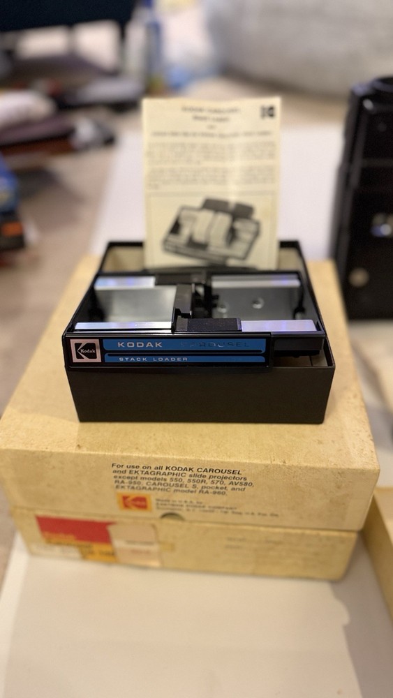 Kodak Carousel 760H Projector Tested working with Remote, Tray, Box & Manual