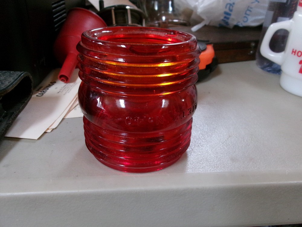 VINTAGE DIETZ NO. 40 RUBY RED GLASS RAILROAD LANTERN GLOBE