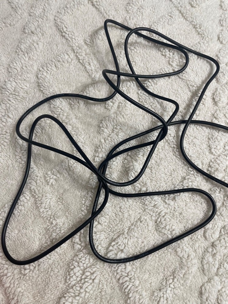 Wired Handheld Microphone 3.5mm Plug White – Karaoke Toy Basic Audio