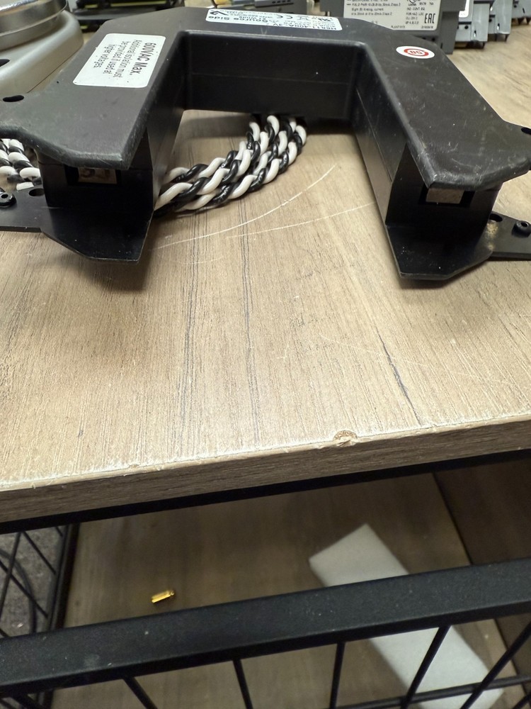 VERIS H6811-400A-3V split-core current transformer Missing top insert READ