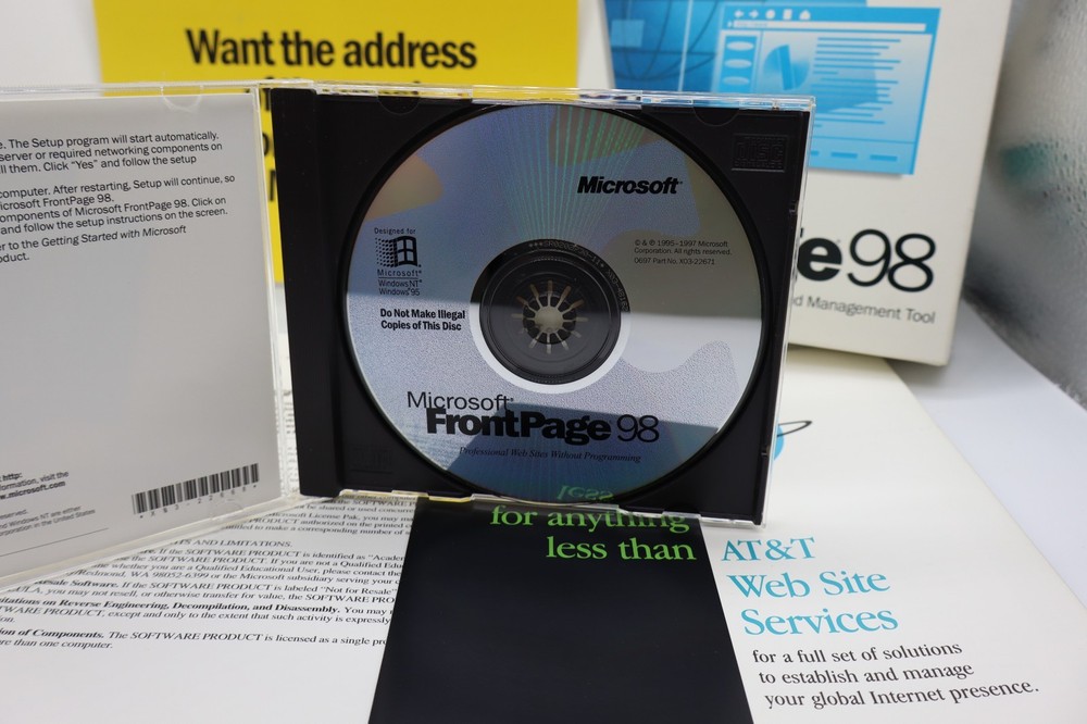 VTG Microsoft FrontPage 98 Web Design Software CD-ROM Complete W/Manual UNTESTED
