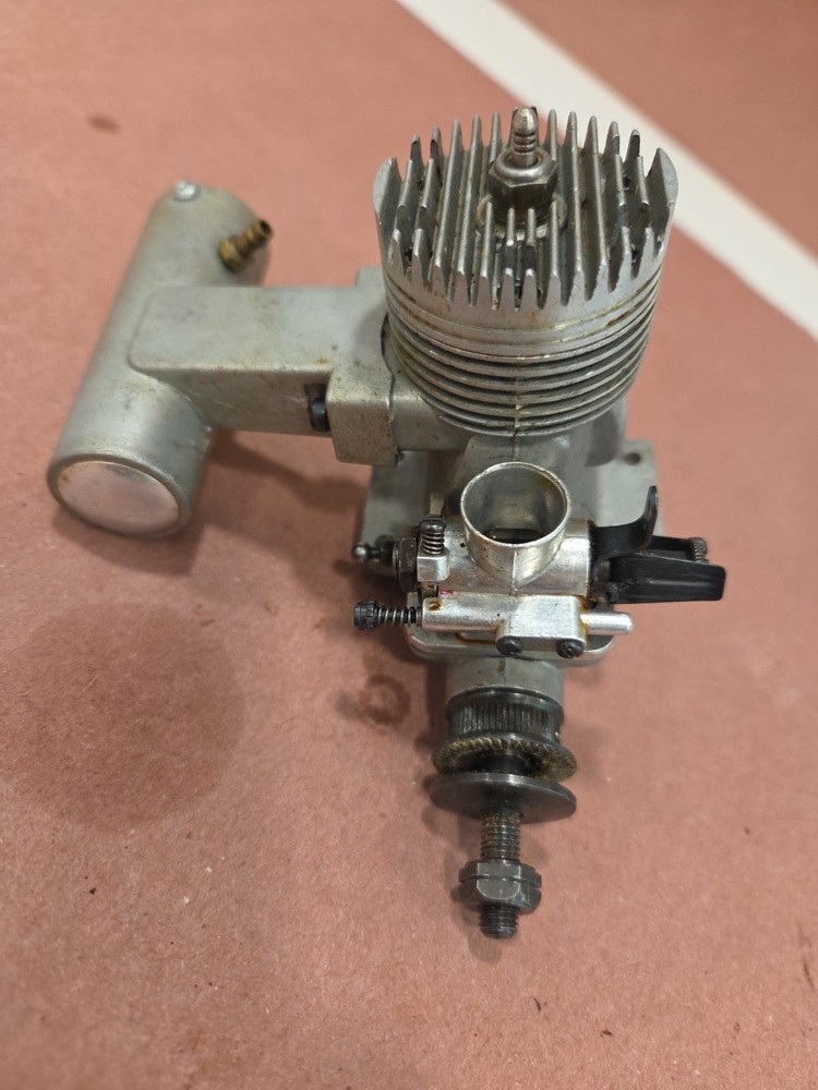 Fox 40 ? R/C Model Airplane Glow Engine With Muffler Vintage
