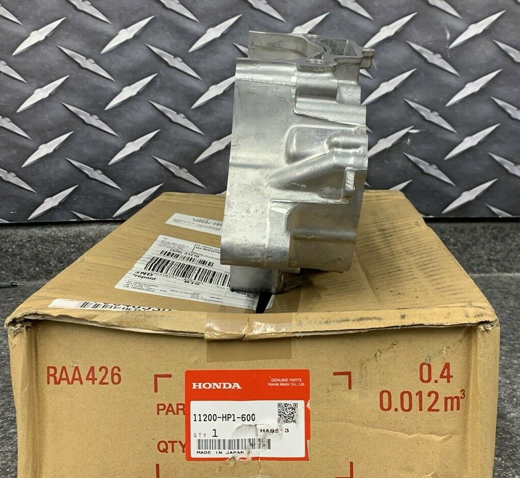 11200-HP1-600 NEW OEM HONDA LEFT ENGINE CRANKCASE 06-14 TRX450R TRX450ER
