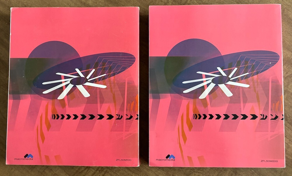 MACROMEDIA FLASH 5 for MAC - EDUCATION version, 2 books and install CD