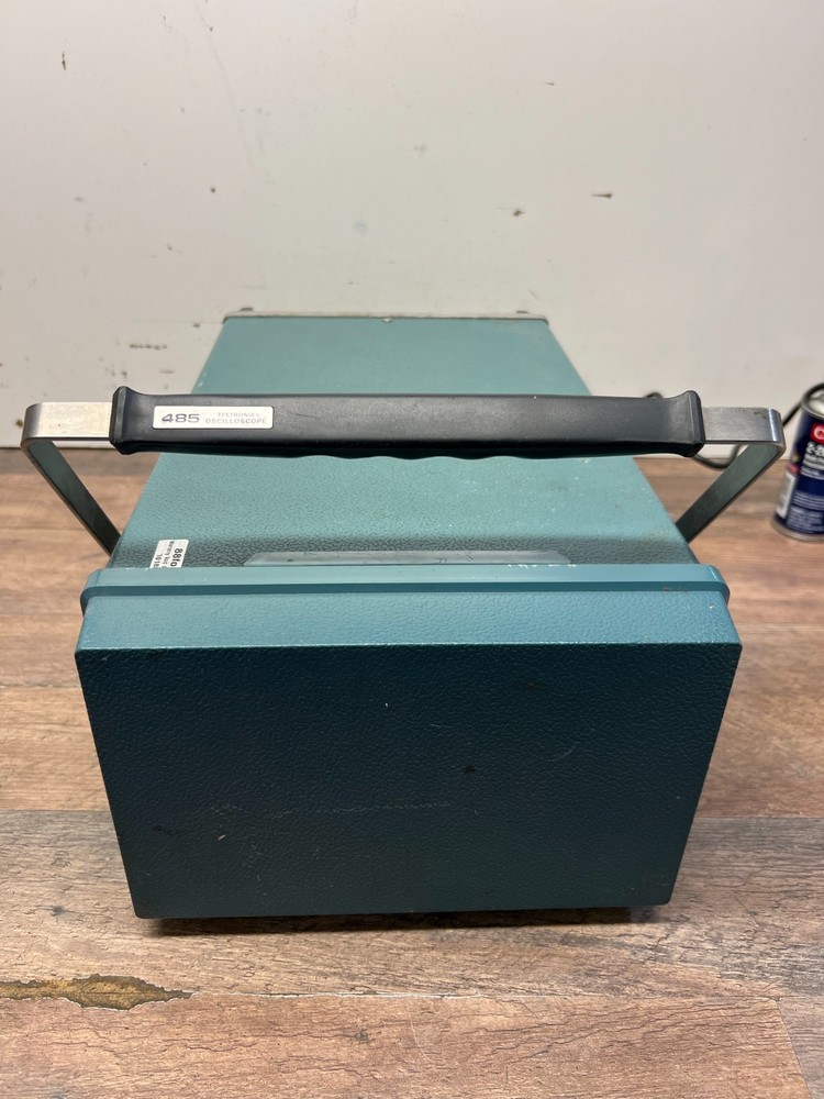 Tektronix 485 Oscilloscope with front cover