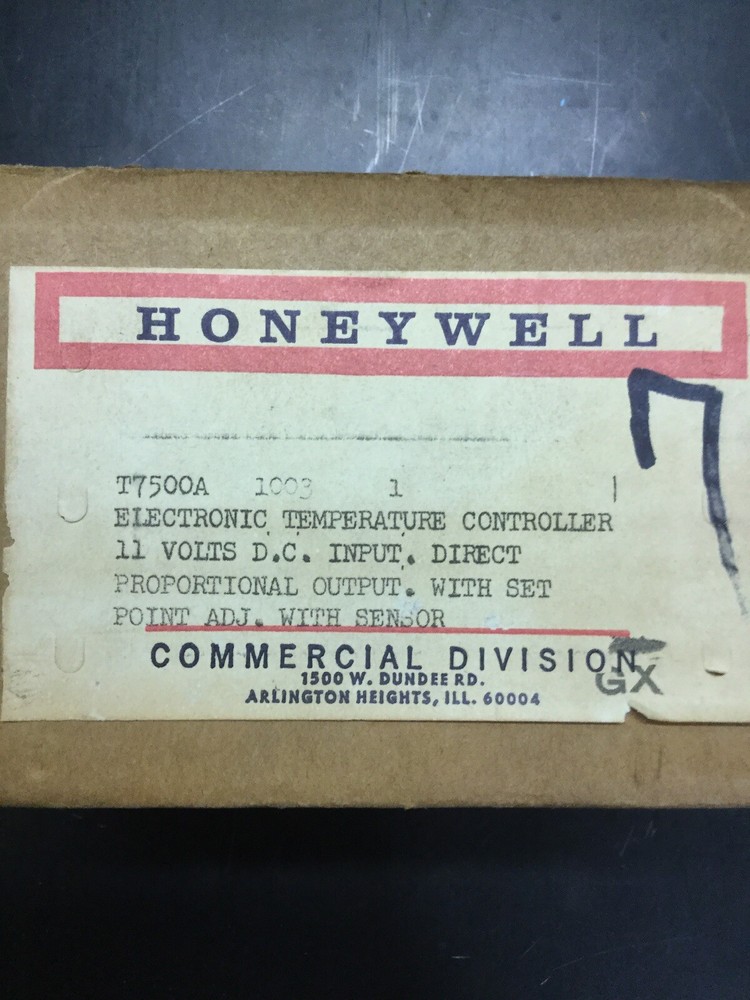 NEW, HONEYWELL, T7500A-1003, ELECTRONIC TEMPERATURE CONTROLLER, (18B-3)