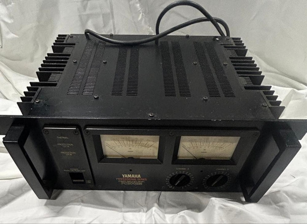YAMAHA PC2002M Professional Series Power Amplifier