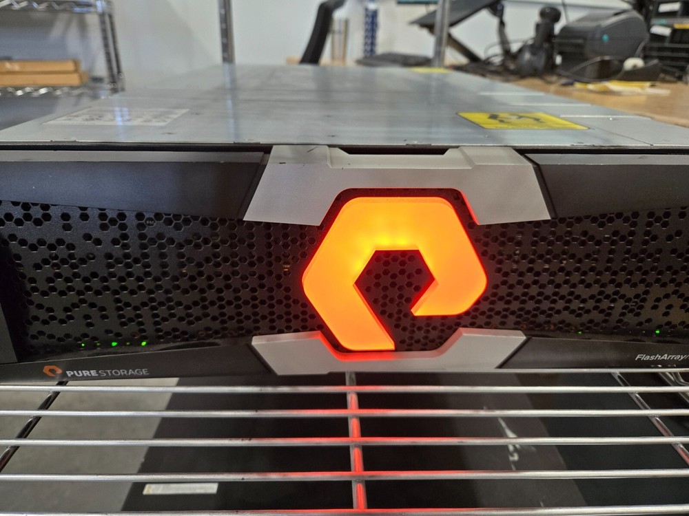 PureStorage FA-M20 pure storage M20 flash array FlashArray R2 Controller SAS FA