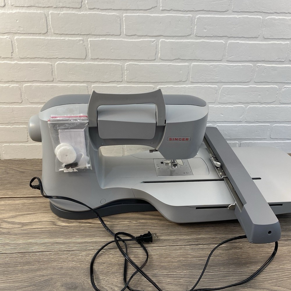 SINGER Superb Embroidery Machine EM200 Type HAS1 NO HOOPS