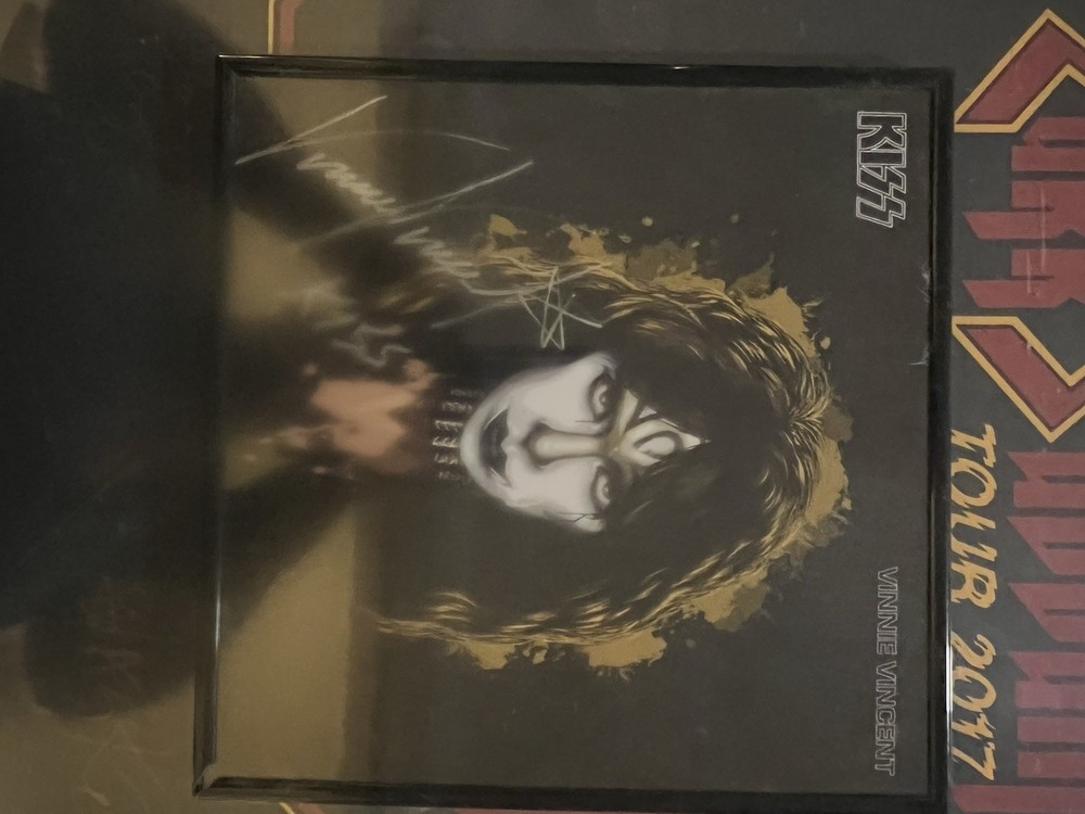 Kiss- Vinnie Vincent Signed Solo album Artwork