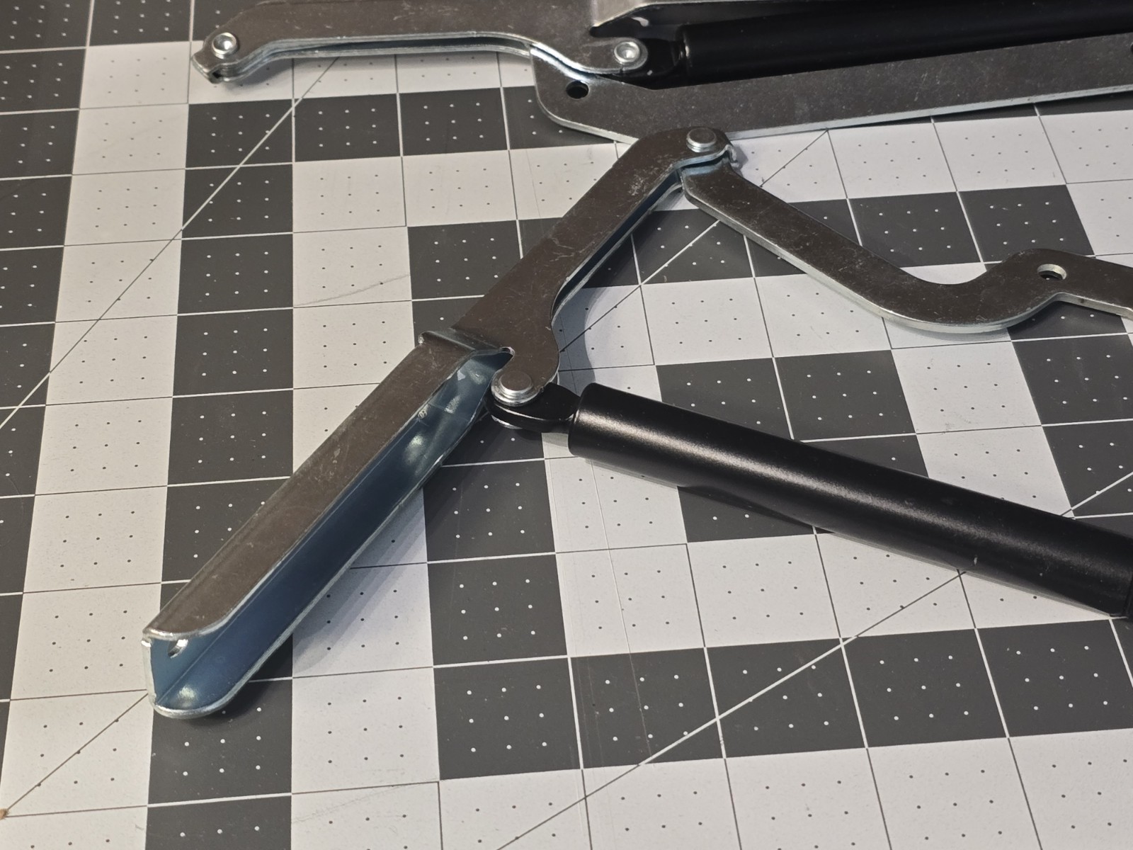 Original Keter NPS Piston Hinge For Keter Storage Boxes, New Lot Of 2