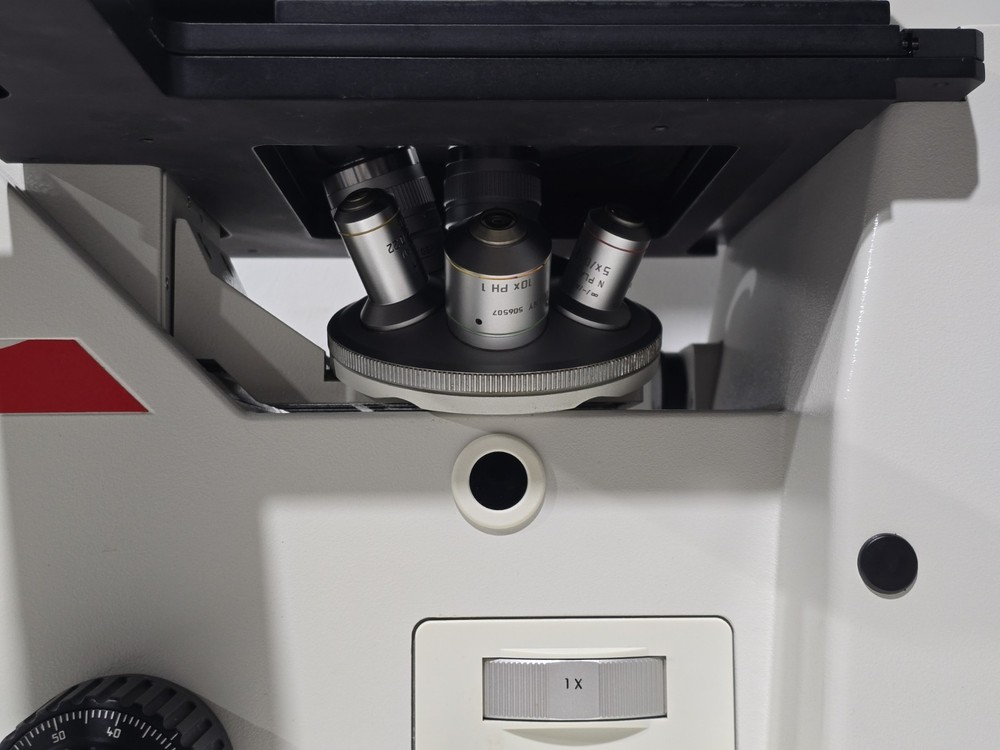 Leica DMIRB Phase and Modulation Contrast Fluorescence Inverted Microscope